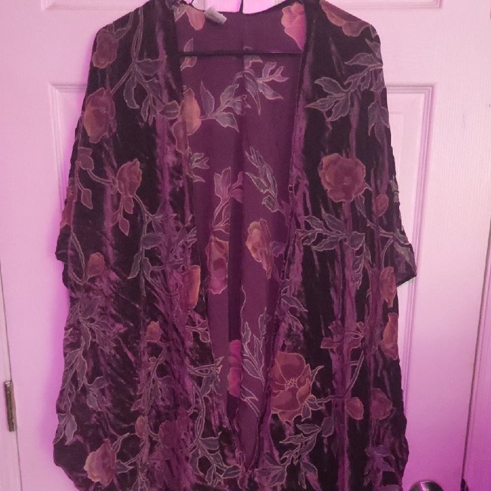 Time and Tru Purple Floral Kimono